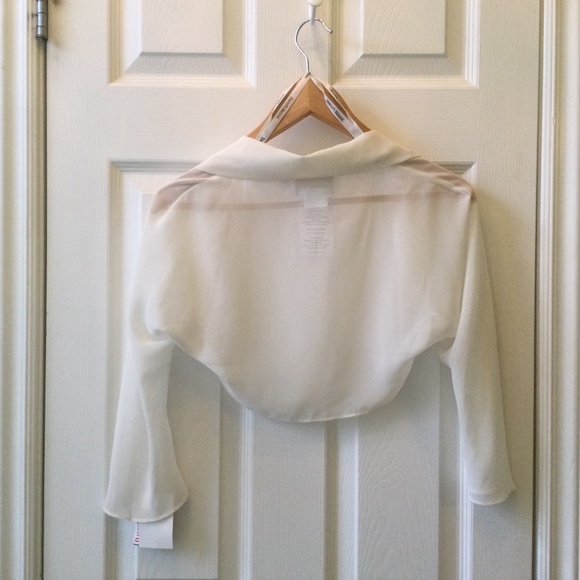 David’s Bridal Wrap Shrug Bolero Size 6 Ivory Chiffon 3/4 Sleeve Bridal Wedding - Picture 4 of 6